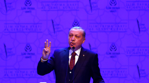 El presidente turco, Tayyip Erdogan, durante su mitin de este domingo en Estambul.- REUTERS El presidente turco, Tayyip Erdogan, durante su mitin de este domingo en Estambul.- REUTERS