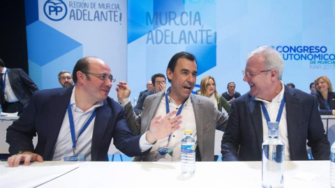 El coordinador general del PP, Fernando Martínez-Maillo, fue el único cargo de los conservadores que acudió a arropar al nuevo presidente de la organización territorial de Murcia, Pedro Antonio Sánchez. EFE El coordinador general del PP, Fernando Martínez-Maillo, fue el único cargo de los conservadores que acudió a arropar al nuevo presidente de la organización territorial de Murcia, Pedro Antonio Sánchez. EFE
