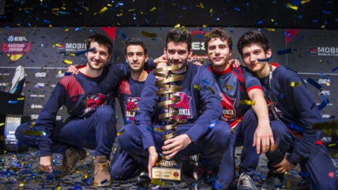 Equip d'eSports del Baskonia, vencedores de l'ESL Masters 2016 a Barcelona / ESL Equip d'eSports del Baskonia, vencedores de l'ESL Masters 2016 a Barcelona / ESL