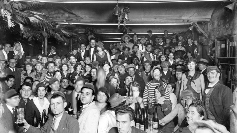 Una imatge de La Criolla en el seu moment d'esplendor i que recull el llibre. Josep Maria Sagarra i Plana - Arxiu Nacional de Catalunya. Una imatge de La Criolla en el seu moment d'esplendor i que recull el llibre. Josep Maria Sagarra i Plana - Arxiu Nacional de Catalunya.