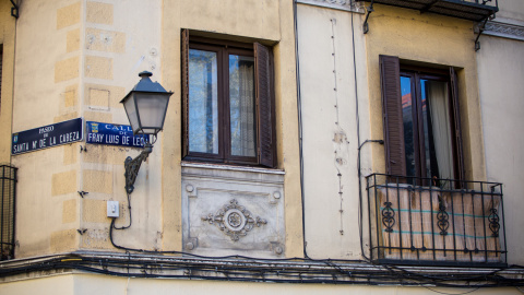 Imagen de la fachada del bloque, en el barrio de Arganzuela de Madrid.- J. V. Imagen de la fachada del bloque, en el barrio de Arganzuela de Madrid.- J. V.