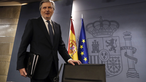El portavoz del Gobierno y ministro de Cultura, Íñigo Méndez Vigo, durante la rueda de prensa posterior al Consejo de Ministros en el Palacio de La Moncloa.EFE/Ballesteros El portavoz del Gobierno y ministro de Cultura, Íñigo Méndez Vigo, durante la rueda de prensa posterior al Consejo de Ministros en el Palacio de La Moncloa.EFE/Ballesteros