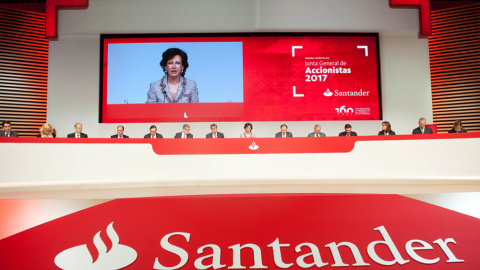 La presidenta del Banco Santander, Ana P. Botín, durante la junta de accionistas de la entidad. La presidenta del Banco Santander, Ana P. Botín, durante la junta de accionistas de la entidad.
