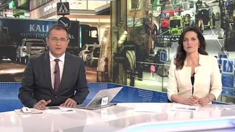 El telediario de TVE ignora el desarme de ETA hasta el minuto 15. El telediario de TVE ignora el desarme de ETA hasta el minuto 15.