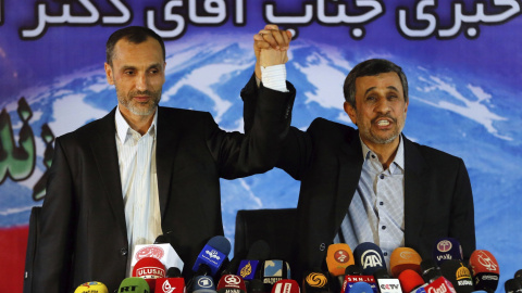 El expresidente iraní, Mahmud Ahmadineyad (d), y el candidato a la presidencia, Hamid Baghaei (i), durante una rueda de prensa en Teherán, Irán. EFE El expresidente iraní, Mahmud Ahmadineyad (d), y el candidato a la presidencia, Hamid Baghaei (i), durante una rueda de prensa en Teherán, Irán. EFE