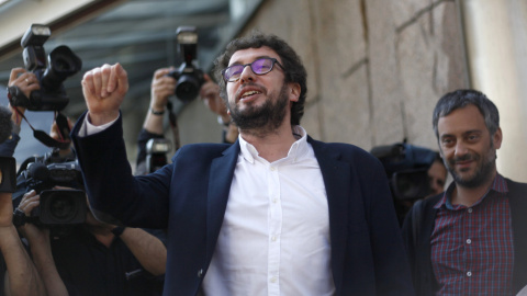 El concejal de Cultura del Ayuntamiento de A Coruña, José Manuel Sande (i), acompañado por el alcalde de la ciudad, Xulio Ferreiro (d), a su llegada a los juzgados de A Coruña. EFE/Cabalar El concejal de Cultura del Ayuntamiento de A Coruña, José Manuel Sande (i), acompañado por el alcalde de la ciudad, Xulio Ferreiro (d), a su llegada a los juzgados de A Coruña. EFE/Cabalar