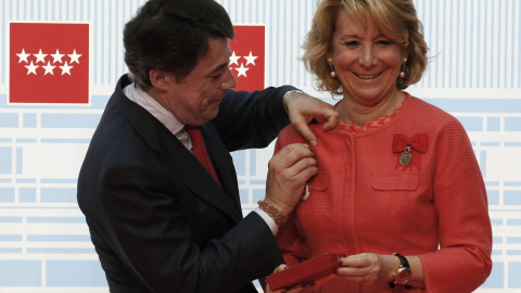 Los expresidentes de la Comunidad de Madrid Ignacio González y Esperanza Aguirre, en una imagen de archivo. EFE Los expresidentes de la Comunidad de Madrid Ignacio González y Esperanza Aguirre, en una imagen de archivo. EFE