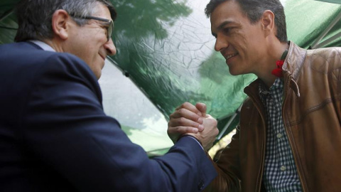 Patxi López i Pedro Sánchez han coincidit a Barcelona. EFE / Marta Pérez.