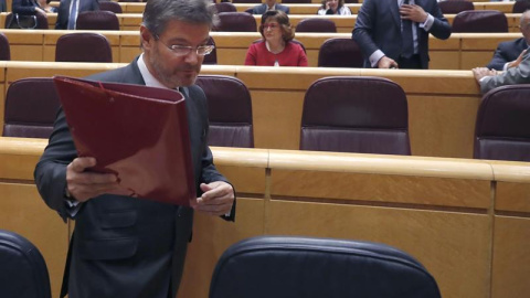 Rafael Catalá, durante la sesión del control al Gobierno en el Senado. EFE/Javier Lizón Rafael Catalá, durante la sesión del control al Gobierno en el Senado. EFE/Javier Lizón