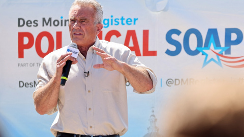 El demócrata Robert F. Kennedy Jr., en un mitin en Des Moines (Iowa, EEUU), en su carrera a la candidatura de las presidenciales estadounideses. REUTERS/Scott Morgan El demócrata Robert F. Kennedy Jr., en un mitin en Des Moines (Iowa, EEUU), en su carrera a la candidatura de las presidenciales estadounideses. REUTERS/Scott Morgan