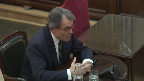Mas: "Se suscitó la idea de hacer un referéndum, que no estaba en el programa inicial cuando fuimos a las elecciones" Mas: "Se suscitó la idea de hacer un referéndum, que no estaba en el programa inicial cuando fuimos a las elecciones"
