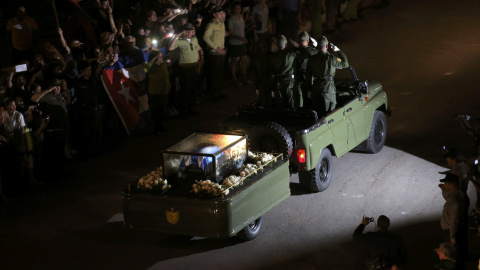 La Caravana de la Libertad, con los restos de Fidel Castro, recibe el homenaje del pueblo cubano en Camagüey./ REUTERS