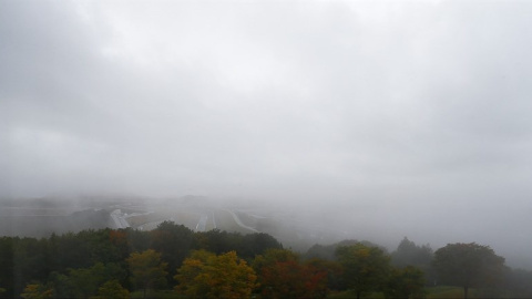 Las nieblas que han acompañado al fin de semana continuarán este lunes en casi todo el país con una veintena de provincias en alerta. Castilla y León será la comunidad que más acusará estas nieblas, activándose la alerta amarilla. /EUROPA P