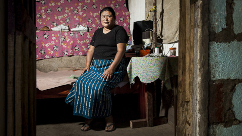 Martha Lidia es madre de cinco hijos en la comunidad de Chuk-muk y se gana la vida trabajando en la mostacilla. Su vida cambió con el paso de huracán Stan, que sepultó su casa y la forzó a trasladarse a este pueblo donde apenas hay trabajo 