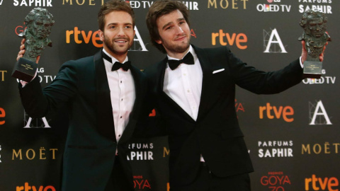 Los Goya más musicales: - El cantante Pablo Alborán, con el premio a mejor anción original por 'Palmeras en la nieve', y el compositor Lucas Vidal, con el premio a la Mejor música original por 'Nadie quiere la noche' dieron la nota positiva