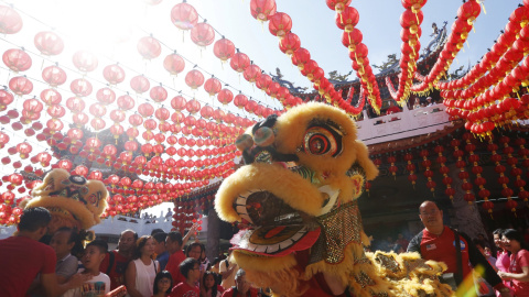 Celebración del Año Nuevo Chino en un templo de Kuala Lumpur, Malasia. REUTERS/Olivia Harris
