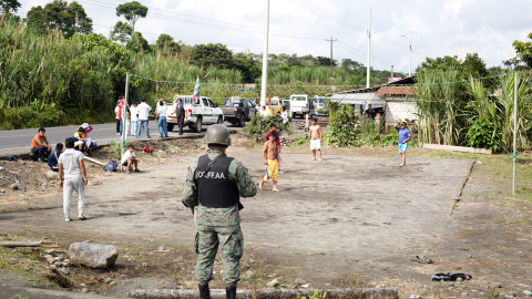 Militares tienen tomada la zona de Taisha mientras la vida sigue en las comunidades.- EDU LEÓN