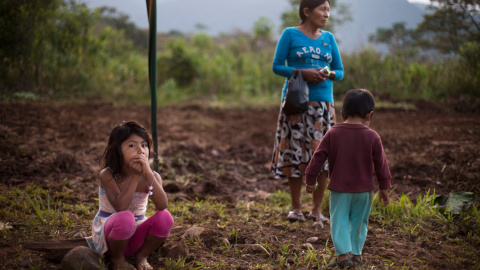 Moradores de Tunants con la incertidumbre de la entrada de efectivos militares a sus comunidad.- EDU LEÓN