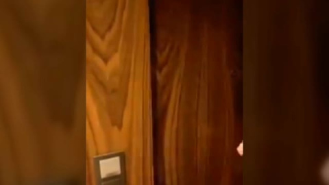 El Gobierno vuelve a defender la legalidad de la 'patada en la puerta' El Gobierno vuelve a defender la legalidad de la 'patada en la puerta'