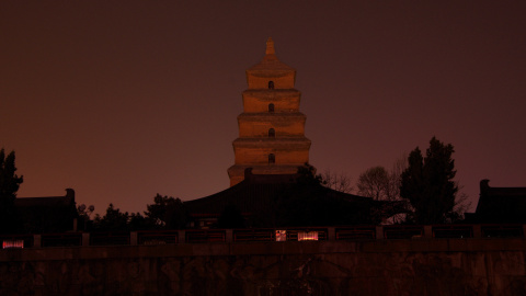El Gran Pagoda apagado por la Hora del Planeta./REUTERS