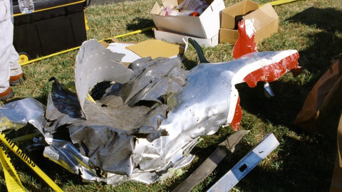 Restos del fuselaje del vuelo 77 de American Airlines que impactó contra las instalaciones del Pentágono el 11-S. EFE