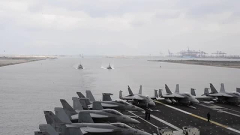 Cruzan el Canal de Suez los últimos barcos atascados por el Ever Given Cruzan el Canal de Suez los últimos barcos atascados por el Ever Given