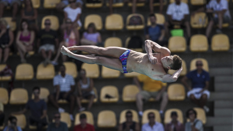El ruso Nikita Shleikher conquista el décimo lugar durante la final de la prueba de salto 10m Plongeon hoy, miércoles 24 de febrero de 2016, en el Centro Acuático María Lenk en Río de Janeiro (Brasil). Un total de 236 clavadistas de 47 país