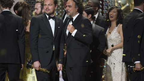El renacido del mexicano Alejandro González Iñárritu se llevó tres estatuillas, al mejor director, mejor actor para Leonardo DiCaprio y mejor fotografía para Emmanuel El Chivo Lubezki.- EFE