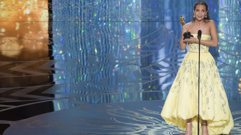 Alicia Vikander fue la ganadora del Oscar a la mejor actriz de reparto por su trabajo en La Chica Danesa. - REUTERS