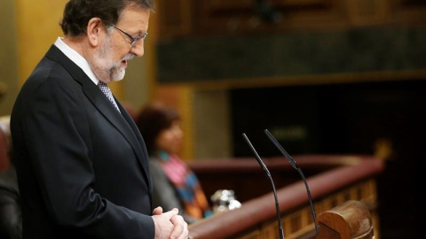 El presidente del Gobierno en funciones, Mariano Rajoy, durante su intervención en el Congreso de los Diputados, con la que ha comenzado la segunda jornada del debate de investidura de Pedro Sánchez. EFE/Zipi