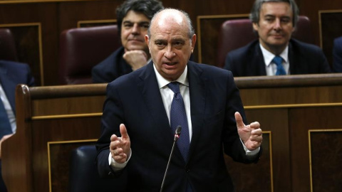 El ministro del Interior, Jorge Fernández Díaz, durante su intervención por alusiones en la segunda sesión del debate de investidura. EFE/Chema Moya