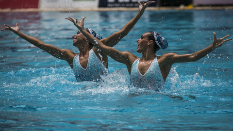 Las españolas Ona Carbonell y Gemma Mengual compiten en la primera jornada del Campeonato Preolímpico de natación sincronizada hoy, miércoles 2 de marzo de 2016, en el centro olímpico Maria Lenk de Río de Janeiro (Brazil). EFE/ Antonio Lace