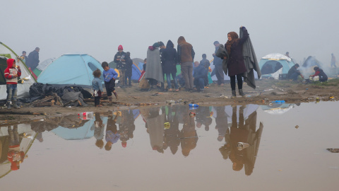 Macedonia ha cerrado sus fronteras a la ola de refugiados que esperan cruzar el país a otros territorios en el oeste y norte de Europa.- EFE