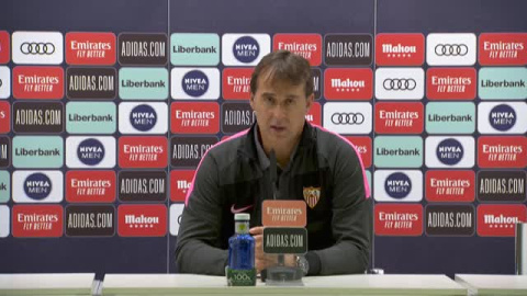 Zidane: "Estoy un poco enfadado, porque me tienen que explicar las reglas de las manos" Zidane: "Estoy un poco enfadado, porque me tienen que explicar las reglas de las manos"