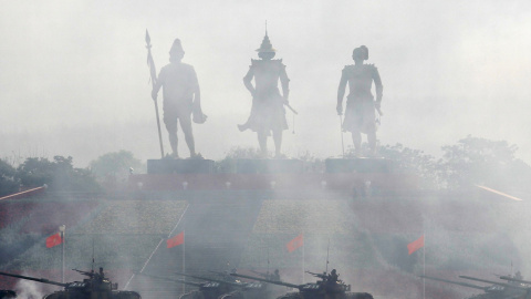 Tanques desfile con motivo del Día de las Fuerzas Armadas en Myanmar. REUTERS/Soe Zeya Tun