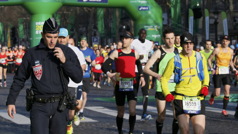 La maratón de París se ha desarrollado en medio de fuertes medidas de seguridad. REUTERS/Gonzalo Fuentes