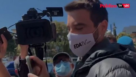 Irene Montero, acosada por Javier Negre tras ejercer su derecho a voto Irene Montero, acosada por Javier Negre tras ejercer su derecho a voto