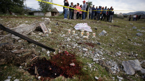 Una mancha de sangre en el lugar de la explosión, un almacén de fuegos artifivciales en la ciudad de San Isidro,Chilchotla, Mexico. REUTERS/Imelda Medina Una mancha de sangre en el lugar de la explosión, un almacén de fuegos artifivciales en la ciudad de San Isidro,Chilchotla, Mexico. REUTERS/Imelda Medina