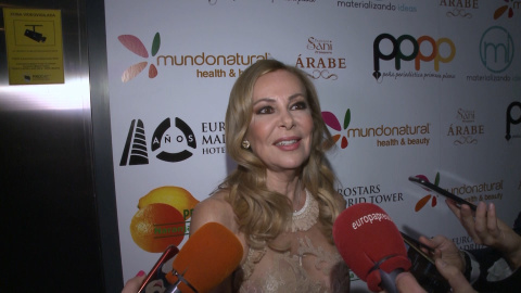 Ana Obregón recibe el premio 'Naranja y Limón' Ana Obregón recibe el premio 'Naranja y Limón'