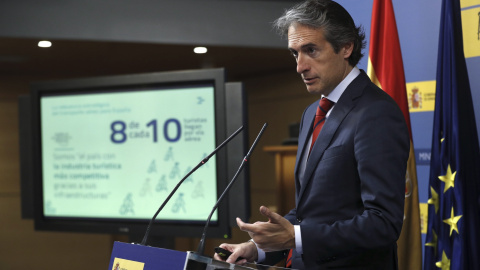 El ministro de Fomento, Íñigo de la Serna, presenta el Plan de Navegación Aérea 2017-2020 que recoge los objetivos y actuaciones de Enaire para los próximos cuatro años. EFE/Chema Moya El ministro de Fomento, Íñigo de la Serna, presenta el Plan de Navegación Aérea 2017-2020 que recoge los objetivos y actuaciones de Enaire para los próximos cuatro años. EFE/Chema Moya