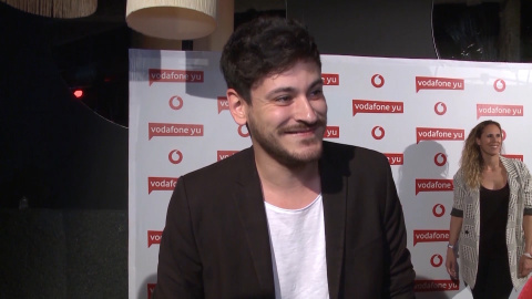 Cepeda en París con su nueva novia Cepeda en París con su nueva novia