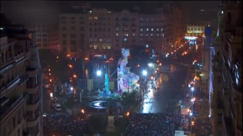 Valencia despide las Fallas con la noche de la Cremà Valencia despide las Fallas con la noche de la Cremà