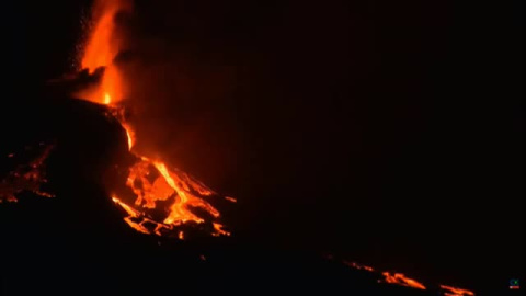 El volcán, en su fase más enérgica El volcán, en su fase más enérgica