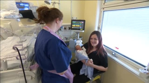 Primera operación de espina bífida a un niño en el útero Primera operación de espina bífida a un niño en el útero