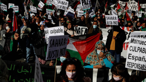 Ciudadanos pro saharauis protestan en Madrid el 13 de noviembre de 2021. Ciudadanos pro saharauis protestan en Madrid el 13 de noviembre de 2021.