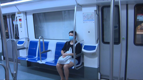 El uso de mascarillas es obligatorio en el Metro de Barcelona El uso de mascarillas es obligatorio en el Metro de Barcelona