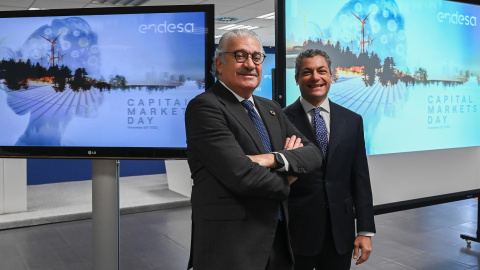 E consejero delegado de Endesa, José Bogas (izq.) y el director general Financiero, Luca Passa (dcha.). E consejero delegado de Endesa, José Bogas (izq.) y el director general Financiero, Luca Passa (dcha.).