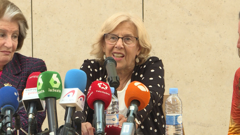 Carmena alaba el "poder mágico" de Mingote Carmena alaba el "poder mágico" de Mingote
