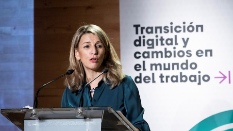 La vicepresidenta segunda y ministra de Trabajo, Yolanda Díaz, durante la inauguración de la jornada 'Transición digital y cambios en el mundo del trabajo', en Madrid. EFE/ Luca Piergiovanni La vicepresidenta segunda y ministra de Trabajo, Yolanda Díaz, durante la inauguración de la jornada 'Transición digital y cambios en el mundo del trabajo', en Madrid. EFE/ Luca Piergiovanni