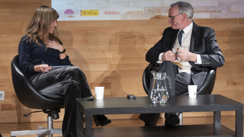 La periodista Ana Pardo de Vera junto a Antón Costas.